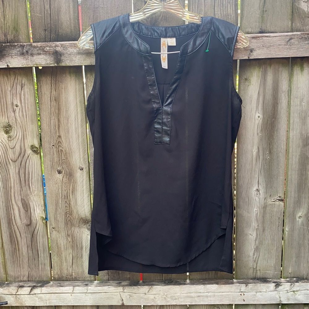 Faux leather top sz. S